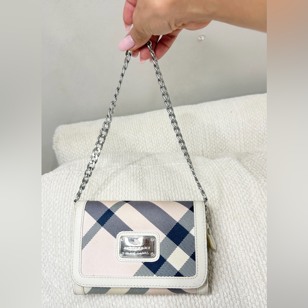 Authentic Burberry Wallet  Rare light Pink, Navy And White Pre-owned